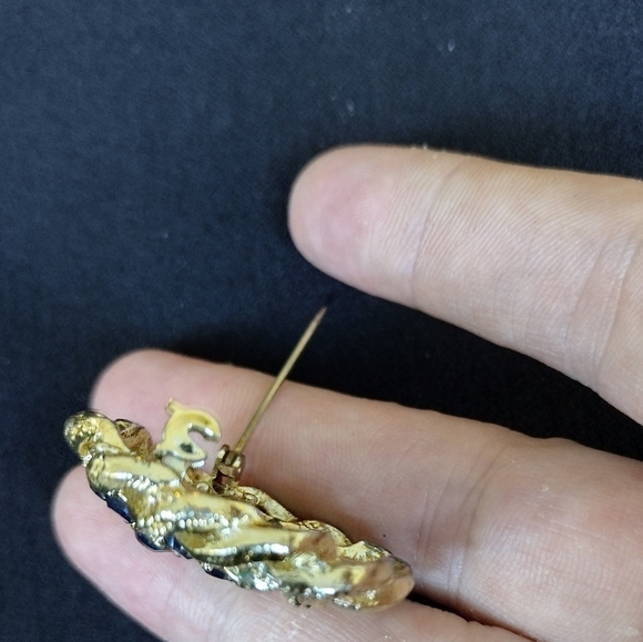 Gold and Blue Gemstone Brooch - Picture 7 of 8